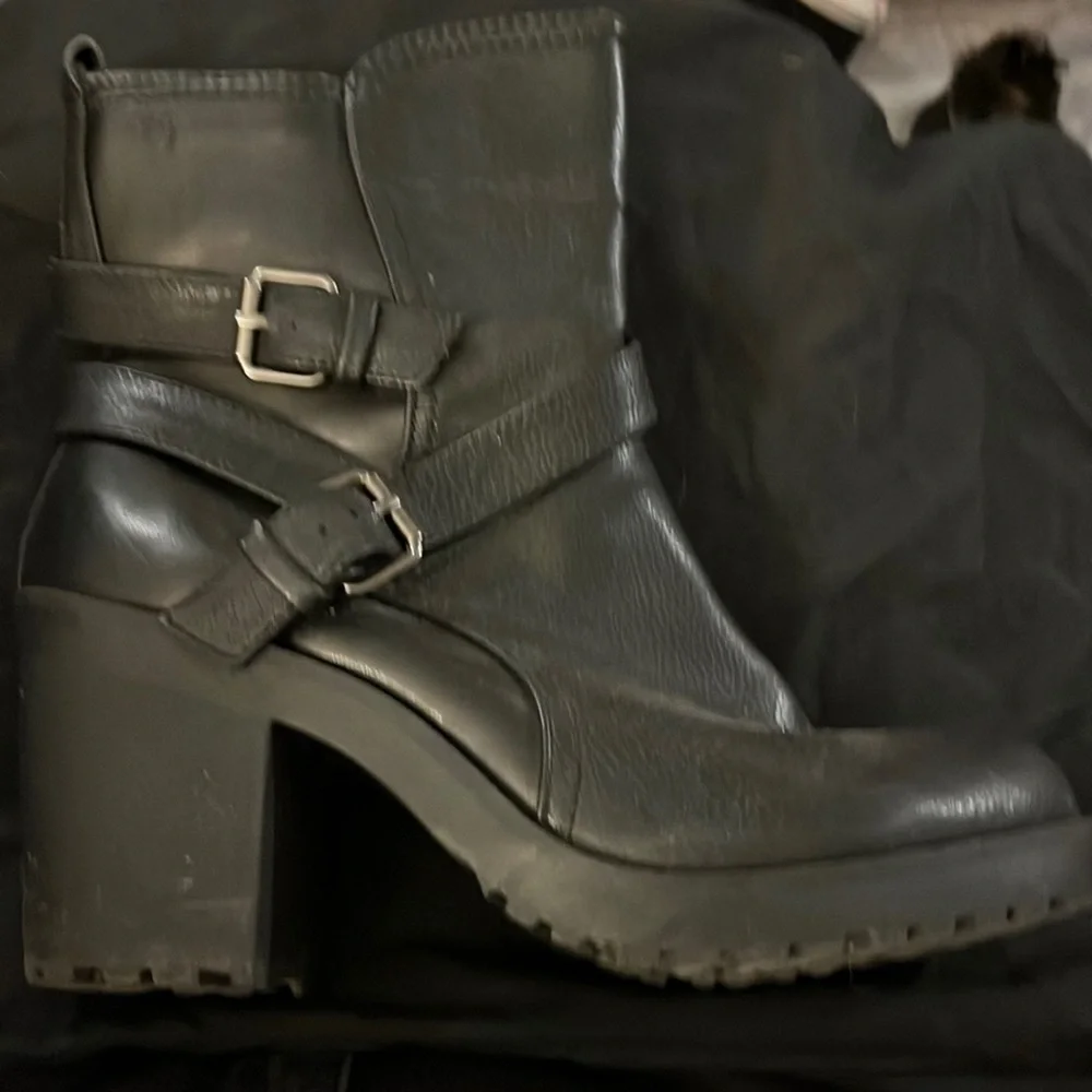 Vintage Women’s SHI by Journeys Black Faux Leather Ankle Boots sz 8.5 - Picture 1 of 8